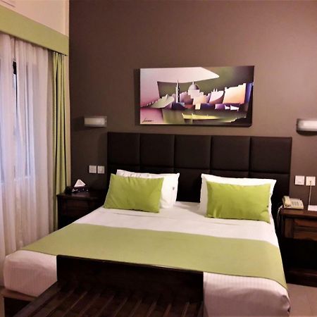 Downtown Hotel วิกตอเรีย ภายนอก รูปภาพ