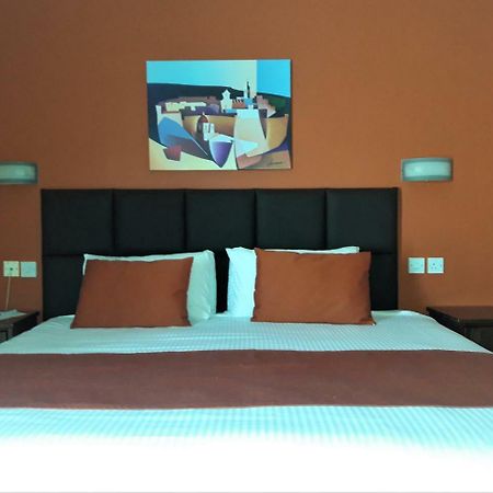 Downtown Hotel วิกตอเรีย ภายนอก รูปภาพ