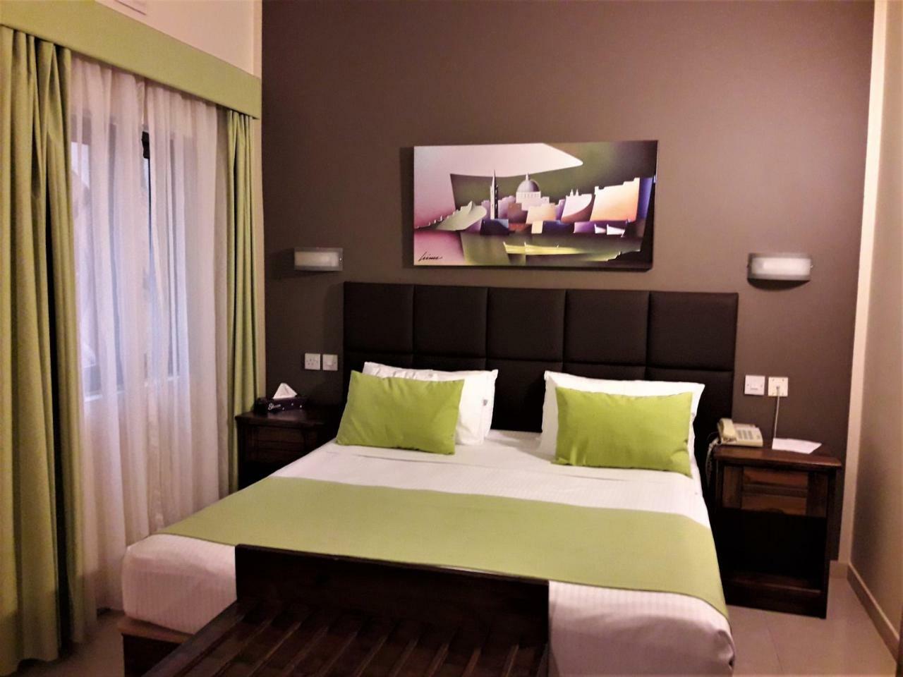 Downtown Hotel วิกตอเรีย ภายนอก รูปภาพ